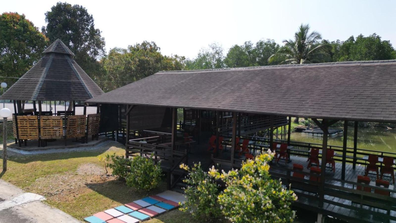 Hotel Putra Sentosa Retreat Camp, Sematan Exterior foto